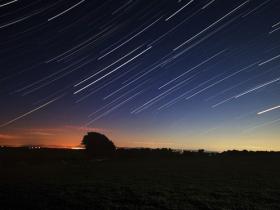 2012五月三大天象奇观:流星雨+日环食+火星合月