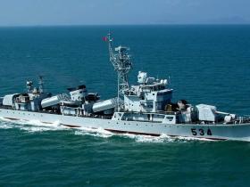厦门鼓浪屿海域惊现534军舰(导弹护卫舰)