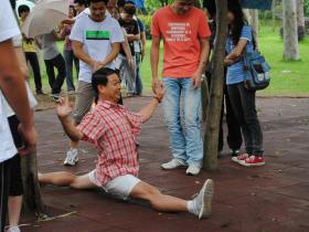 随手拍:忠仑公园劈叉哥