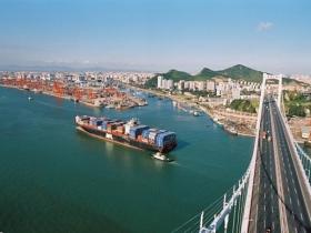 海沧大桥不堪重负 多解决方案难奏效