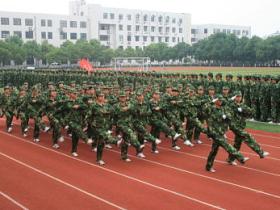 新生军训必备秘密武器:卫生棉