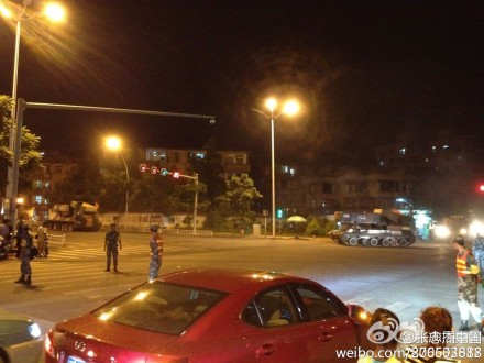 漳州市部分路段实行封锁，为坦克让行
